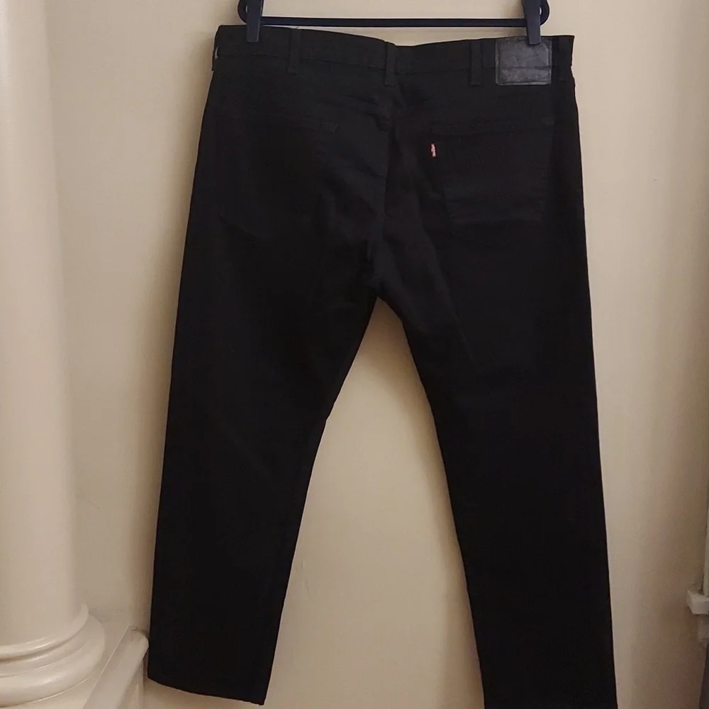 LEVI'S Men's Black Regular Tapered Fit Jeans